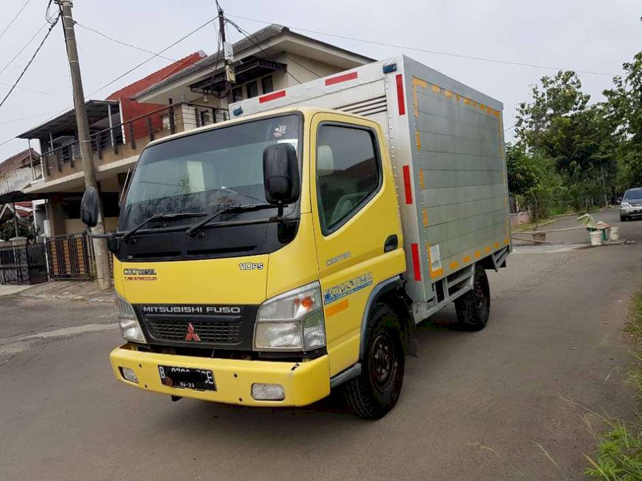 Truk Colt Diesel: Solusi Angkut Material Bangunan di Cilacap